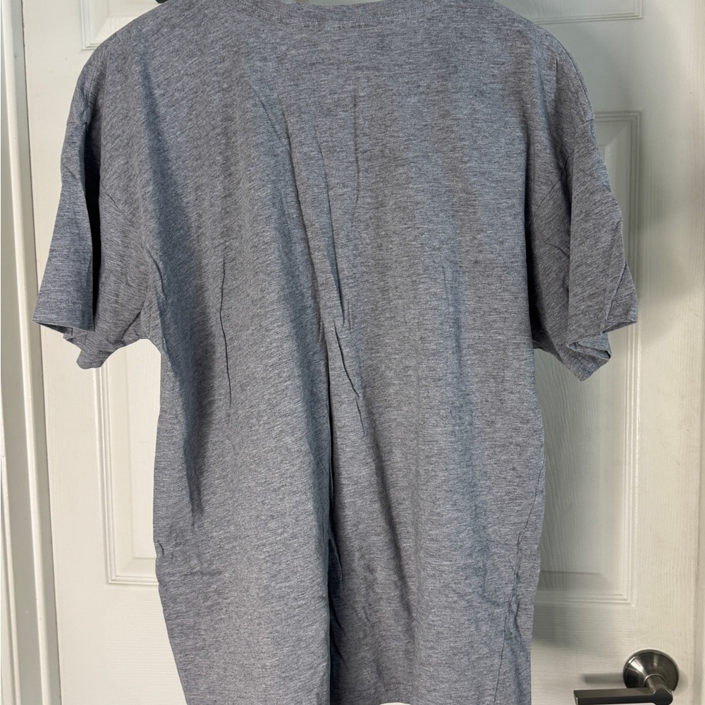 Grey S/S T-Shirt with Headphone Graphic, XL - Picture 2 of 2